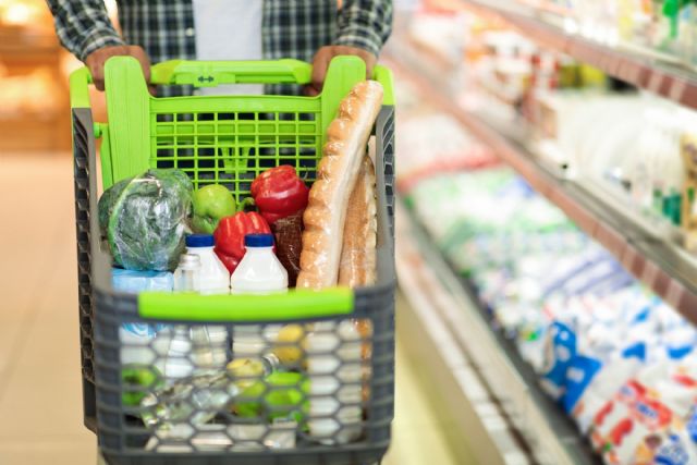 Frutas y verduras vs carnes rojas e hidratos: así es la cesta de la compra de las mujeres y los hombres españoles - 1, Foto 1