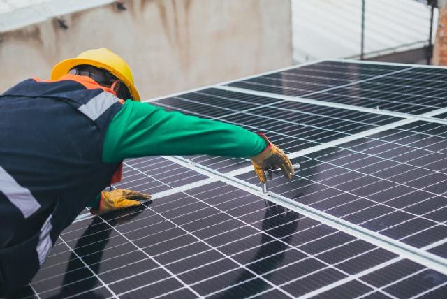 Energías renovables y autoconsumo frente a la subida de la Luz - 1, Foto 1