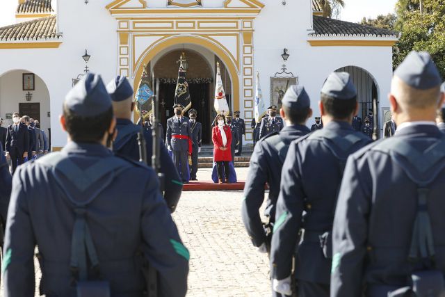 La ministra de Defensa preside el acto central del Centenario del Acuartelamiento Aéreo de Tablada de Sevilla - 1, Foto 1