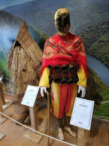 Abre sus puertas la exposición de homenaje al Entroido de La Ribeira Sacra en el Hotel Iberik Augas Santas - 1, Foto 1