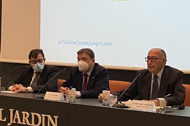 Luis Planas reconoce el importante papel de los ingenieros técnicos agrícolas en el desarrollo de sistemas alimentarios sostenibles - 1, Foto 1