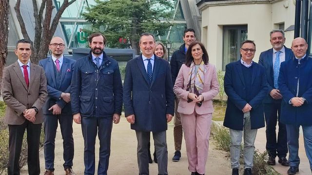 Ribaroja se convierte en el primer municipio valenciano con una cátedra de contratación pública - 1, Foto 1