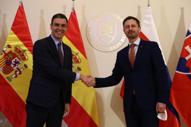 Pedro Sánchez defiende una actuación urgente de la UE ante el coste de la electricidad y expresa su solidaridad a Eslovaquia en la crisis de Ucrania - 1, Foto 1