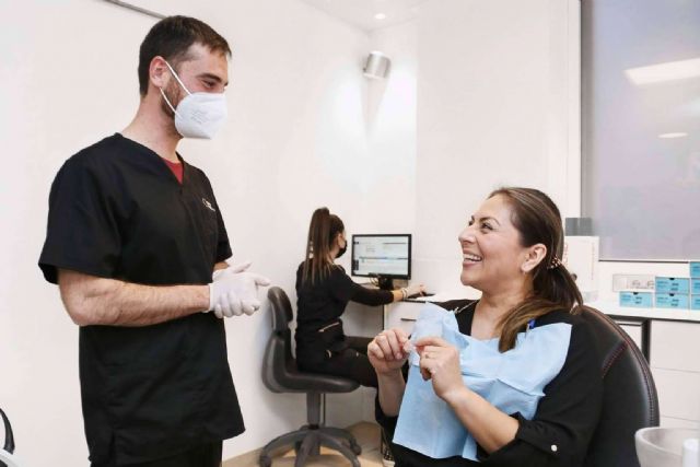 Cómo limpiar y mantener en buen estado las férulas dentales? - Clínica  Dental Molina