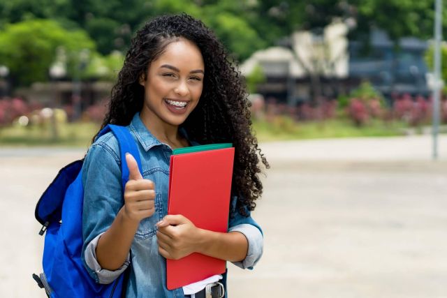 Ayuda Universitaria, la academia especializada en la tutorización de trabajos que ayuda a realizar un TFG Psicología y TFM Psicología - 1, Foto 1