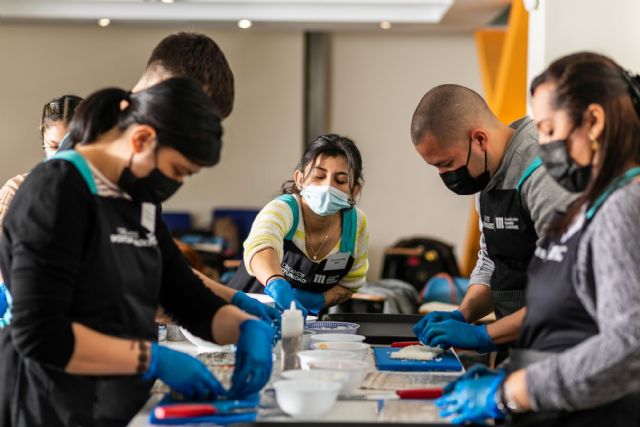 Fundación Mahou San Miguel, Fundación Tomillo y Sushita forman en cocina japonesa a jóvenes en desempleo - 1, Foto 1