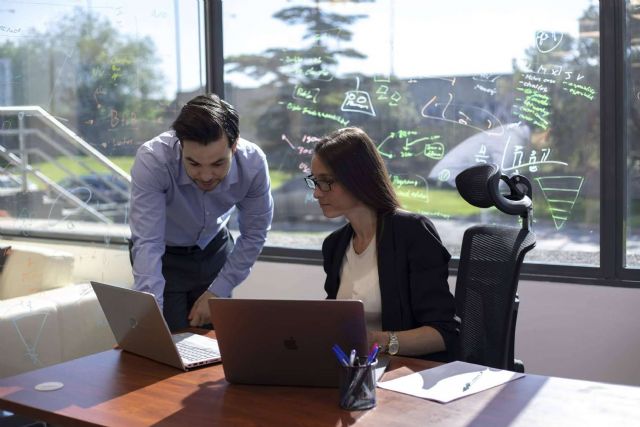 La escuela de negocios ESIE lanza su propio programa de becas para fomentar el talento y el liderazgo empresarial - 1, Foto 1