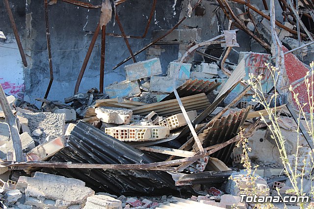 Se inician las obras de demolicin por ruina de la antigua Discoteca Central - 10
