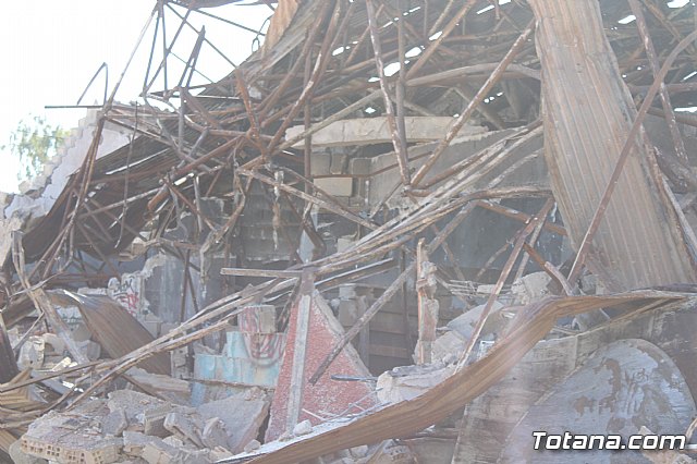 Se inician las obras de demolicin por ruina de la antigua Discoteca Central - 15