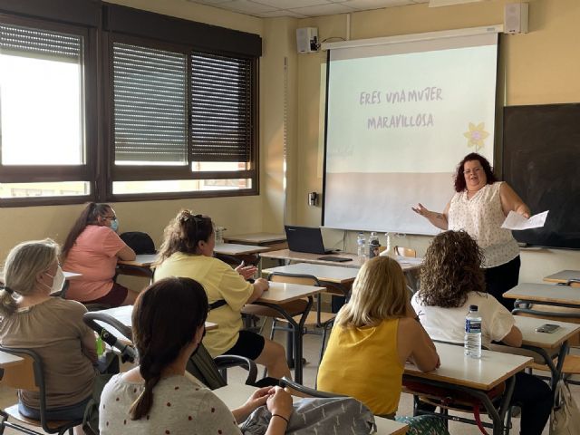 Las mamás imperfectas protagonizan el último curso de la Escuela de Padres de Lagomar - 1, Foto 1