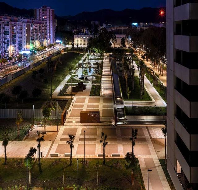 Las soluciones led de Schréder crean un paisaje nocturno acogedor y seguro en el parque Martiricos - 1, Foto 1