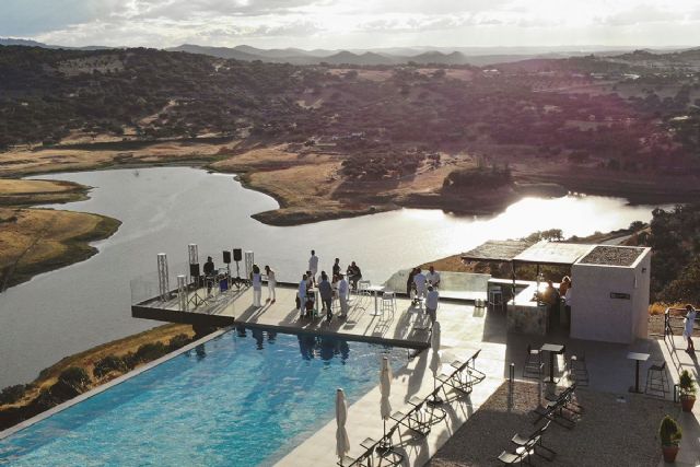 Hoteles Desconecta2 inaugura la temporada de verano con la apertura de su piscina infinita - 1, Foto 1