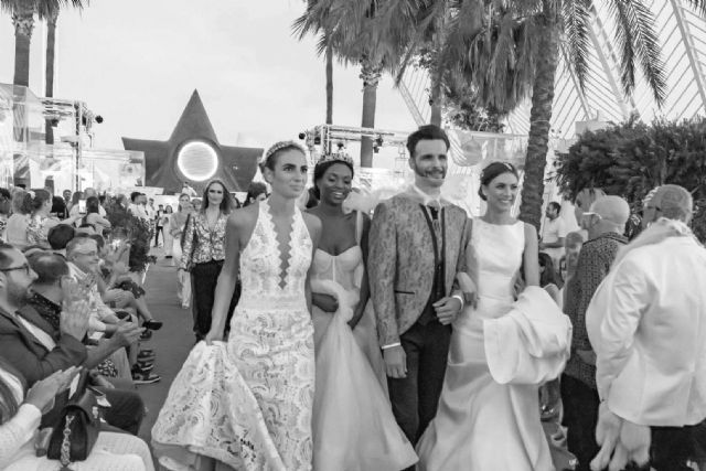 En Afrodita II ´El guardián de la moda´, un desfile benéfico con los diseñadores nupciales valencianos más destacados, desfila Atelier de Bodas - 1, Foto 1