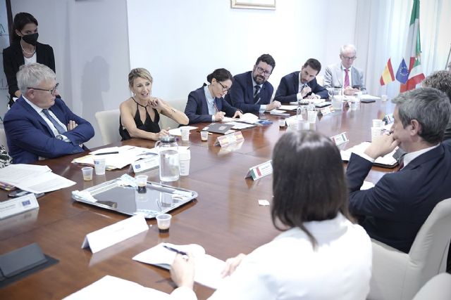 Yolanda Díaz defiende más derechos laborales para las personas trabajadoras en plataformas digitales de toda Europa - 1, Foto 1