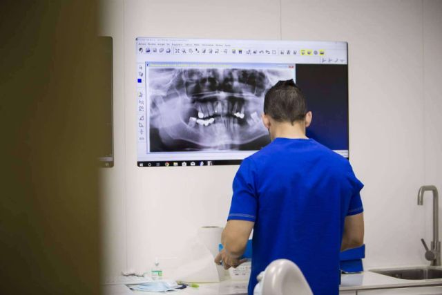 ¿En qué consiste el tratamiento de implantes dentales?, por Cleardent - 1, Foto 1