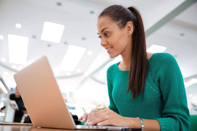 Autoescuela 2000 permite aprovechar el tiempo con las clases teóricas online - 1, Foto 1