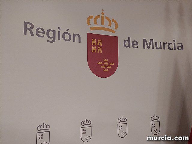 La Comunidad destina 600.000 euros en ayudas para contratar personas en situación de vulnerabilidad social - 1, Foto 1