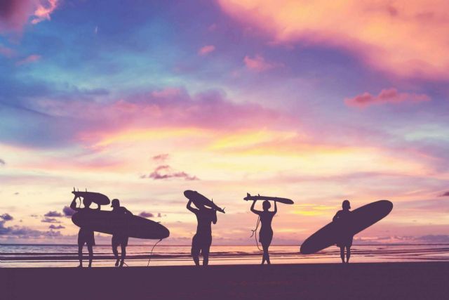 En la playa de Berria, se organiza el surf camp para adultos de Watsay - 1, Foto 1