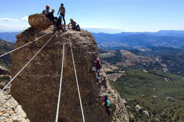 Practicar deportes de aventura para disfrutar del verano al aire libre, con Guía y Deportes de Aventura - 1, Foto 1