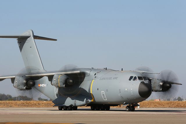 Despega desde la Base Aérea de Torrejón otro avión con armamento de grueso calibre para Ucrania - 1, Foto 1