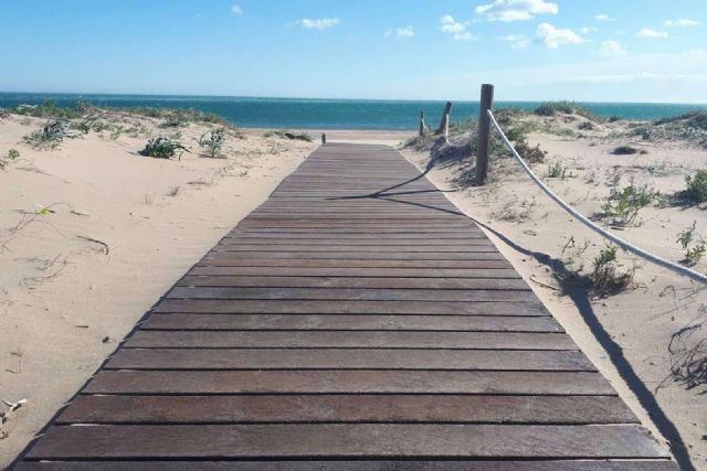 Pasarelas de plástico 100 % reciclado para las playas en verano - 1, Foto 1