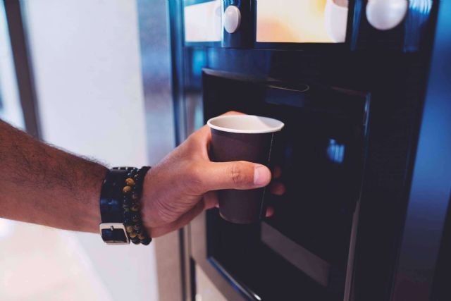 Las máquinas de vending de café en grandes empresas tienen diversos beneficios, explica C&B Señor - 1, Foto 1