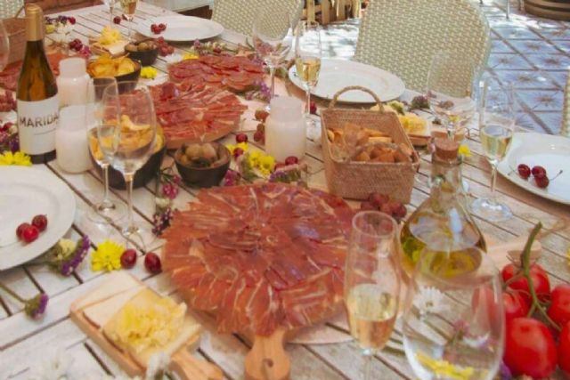 Un imprescindible en las celebraciones, el jamón ibérico de Enrique Tomás - 1, Foto 1