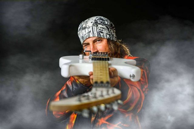 El guitarrista de James Bond, El Amir, participa en Fimucité 2022 - 1, Foto 1