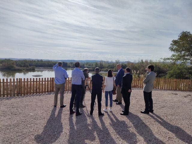 Visita del secretario de Estado de Medio Ambiente a la fábrica de cemento de El Alto - 1, Foto 1