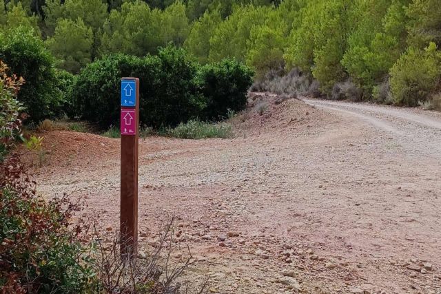 Balizas de plástico reciclado para el montaje y la habilitación de senderos rurales, por Abadecom - 1, Foto 1