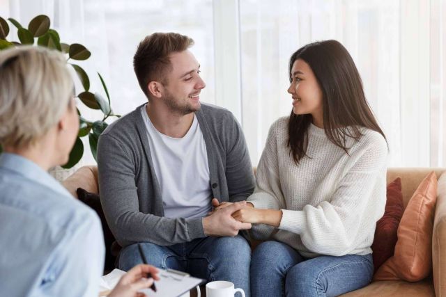 Terapia de pareja con Cristina Centeno para gestionar momentos difíciles en una relación - 1, Foto 1