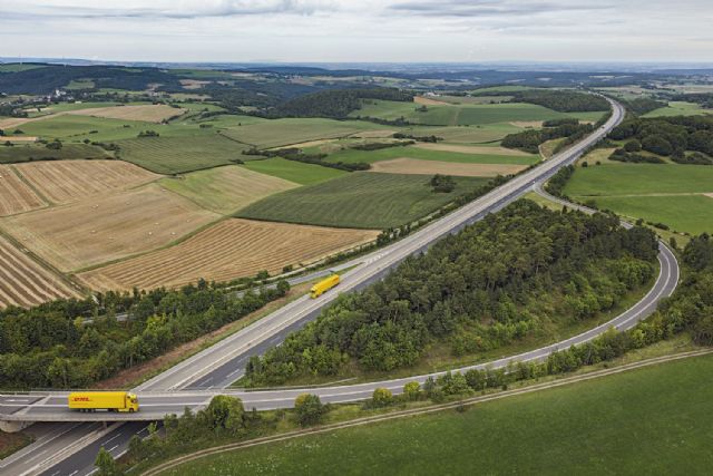 DHL Freight introduce el servicio GoGreen Plus para descarbonizar el transporte por carretera - 1, Foto 1