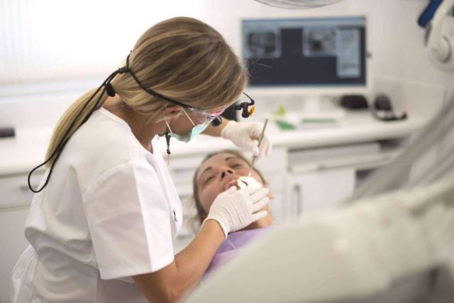 Tratamientos de estética dental con financiación a medida en Clínica Dental Calident - 1, Foto 1