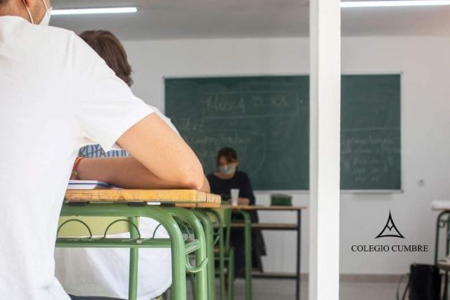 Colegio Cumbre en Madrid - Volver a estudiar siendo adulto - 1, Foto 1