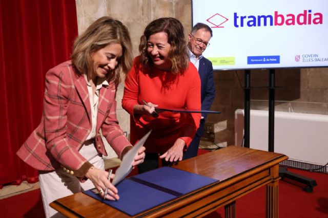 Raquel Sánchez firma un protocolo con Baleares para llevar el tranvía hasta el aeropuerto de Palma - 1, Foto 1