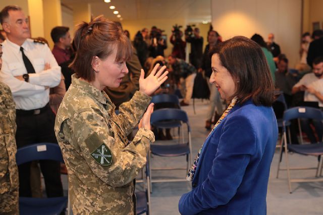 Robles preside el encuentro informativo sobre la formación y adiestramiento de militares ucranianos en España - 1, Foto 1