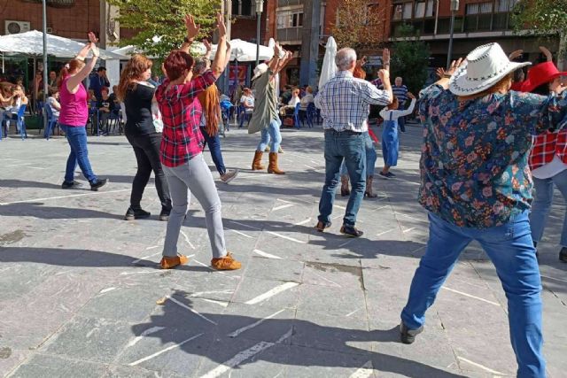 Asociación de Bailes de Salón Dance GM es un centro avalado que imparte los grados de evolución deportiva Line Dance - 1, Foto 1