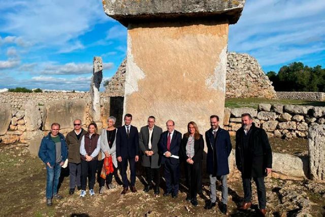 El ministro de Cultura y Deporte visita el poblado talayótico de Trepucó - 1, Foto 1