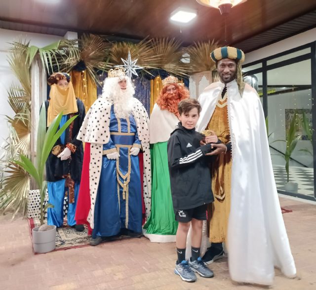 Entrega de premios del torneo de navidad de la escuela de tenis del C.T. Totana y visita de los Reyes Magos - 6
