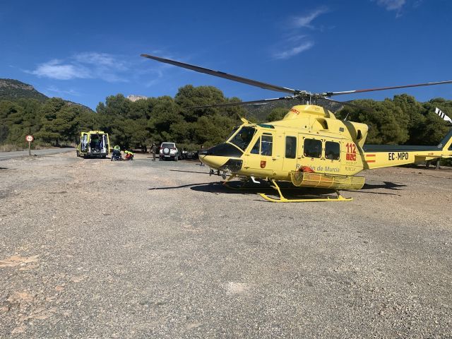 Rescatan a una mujer herida mientras bajaba de Sierra de Columbares - 1, Foto 1