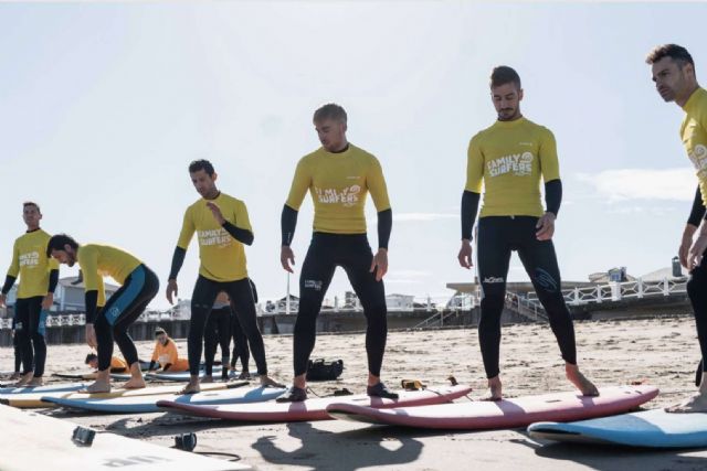 Aprender las principales técnicas de surf con el curso de iniciación del surfcamp Family Surfers – Las Dunas - 1, Foto 1