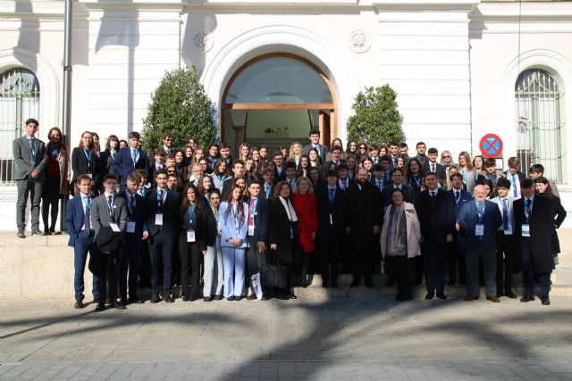 Jóvenes de Andalucía, Ceuta, Melilla y Canarias debaten a imagen del Parlamento Europeo - 1, Foto 1