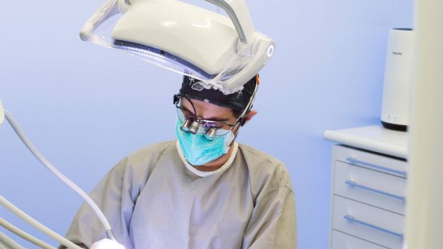 Regeneración ósea dental para recuperar la funcionalidad y la estética dental - 1, Foto 1