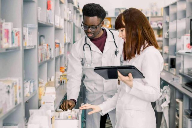 La importancia de un buen ambiente laboral en la farmacia, con Urbagesa Farmacias - 1, Foto 1