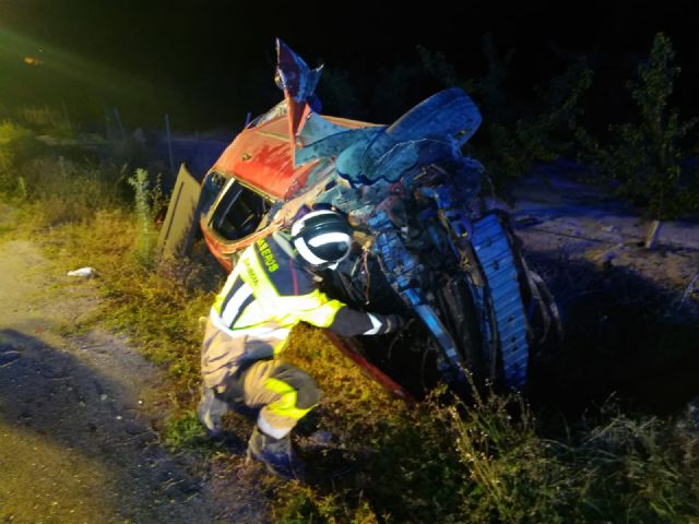 Tres personas heridas en un accidente de tráfico ocurrido esta pasada noche en Mula - 1, Foto 1