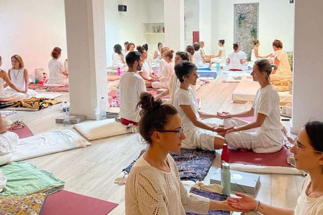 Formación para profundizar en el kundalini yoga, con Blanc Yoga - 1, Foto 1