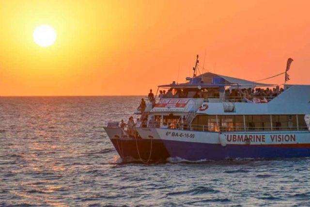 Explorar las calas de la isla es posible a través de la reserva de un crucero por Ibiza - 1, Foto 1