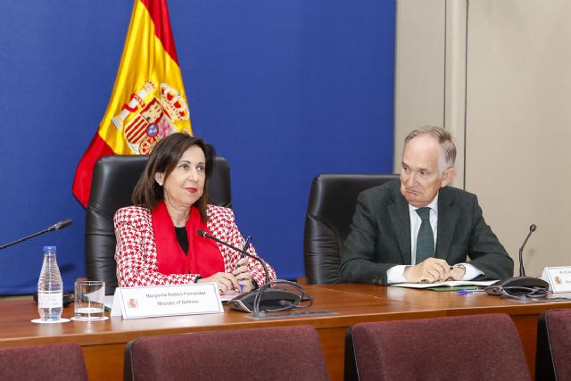 Robles conversa con el secretario de Defensa de Estados Unidos, Lloyd Austin, para preparar la próxima reunión en Ramstein - 1, Foto 1