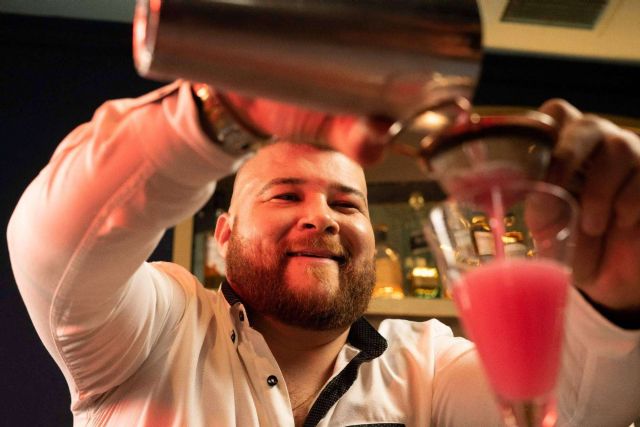 Una profesión con futuro es el bartending, según la Escuela de Coctelería - 1, Foto 1