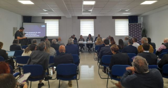 LHH analiza en Ferrol el caso de éxito del proyecto de reindustrialización de As Somozas - 1, Foto 1